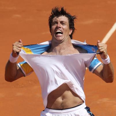 COPA DAVIS: ARGENTINA E ITALIA IGUALAN Y HOY EL PUNTO VALE DOBLE
