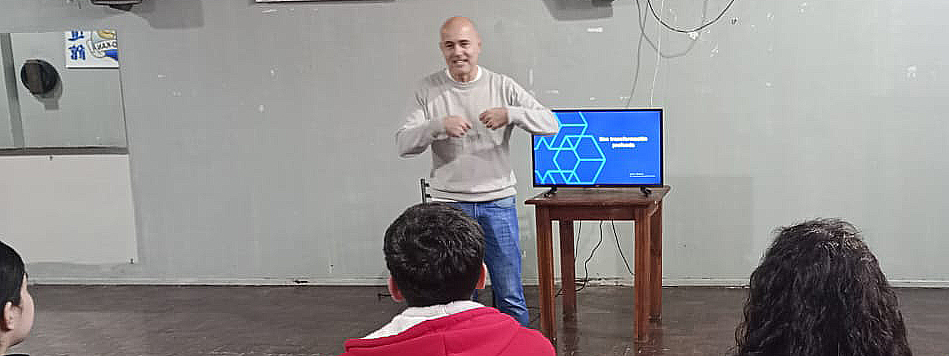 KARATE EN CÓRDOBA: Sergio Mancini disertó sobre Liderazgo y Superación Personal en el Curso de Especialización de Artes Marciales