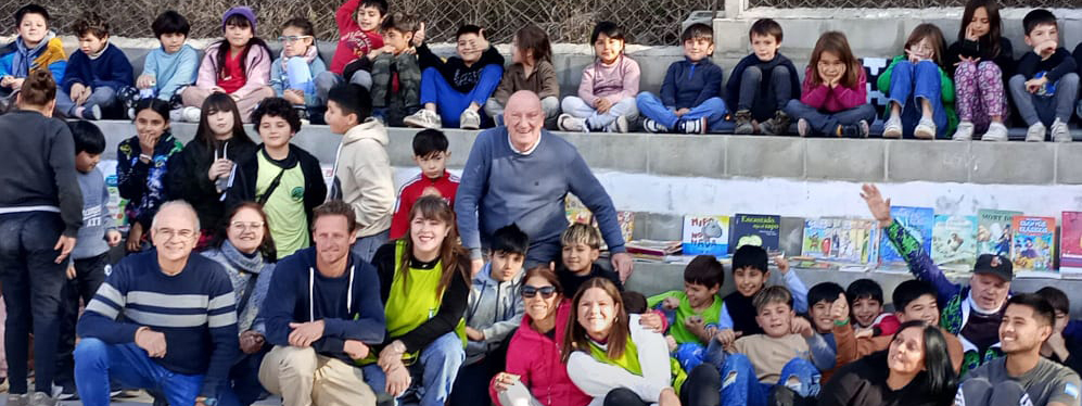 APOYO ESCOLAR: La Fundación Nalbandian donó cientos de libros al Colegio Rural Juan Bautista Alberdi de Unquillo