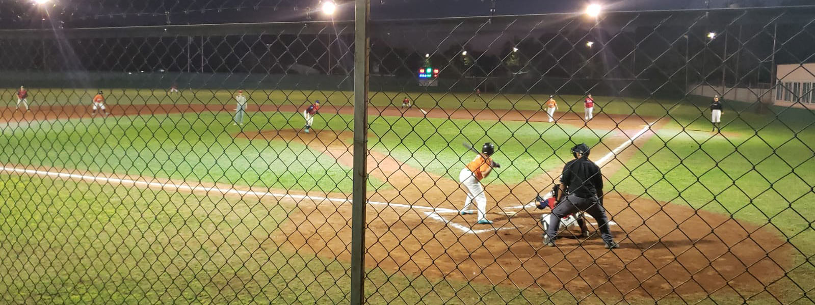 BÃ‰ISBOL: Dolphins ganÃ³ 10-7 a Escuelas, en el partido histÃ³rico del bÃ©isbol femenino cordobÃ©s