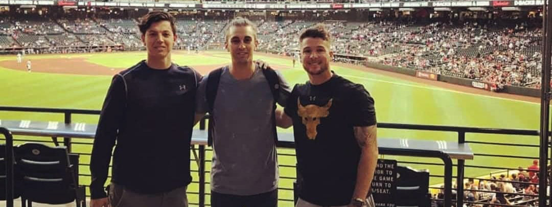 BÃ‰ISBOL: Con tres 