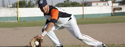 ASÍ SE JUEGA: El shortstop y los secretos de un puesto clave en el campo de Béisbol (por Agustín Tissera, pelotero del Club Dolphins de Córdoba)
