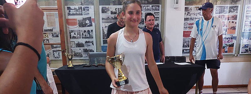 TENIS: Bedran se graduÃ³ en el Master y fue reconocida como la mejor cordobesa en Sub 12