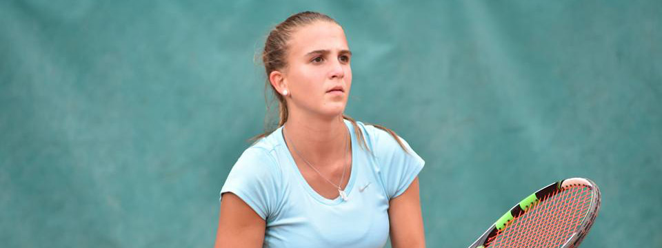 TENIS: Victoria Marchesini, entre sumar horas de cancha y hacer pesar su derecha
