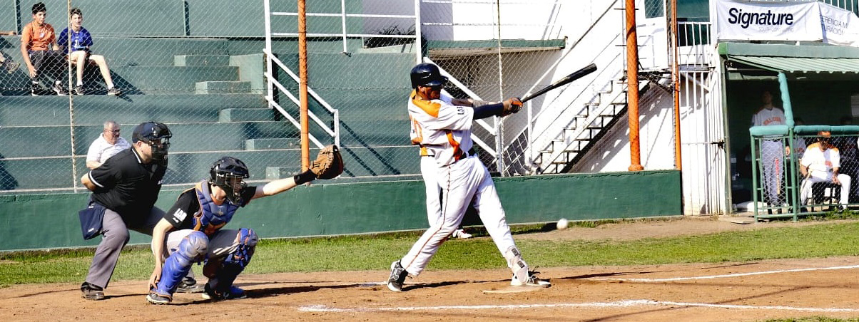 BÃ‰ISBOL: Desde el lunes, CÃ³rdoba hace su primer lanzamiento del 2021 desde el montÃ­culo del Club Dolphins