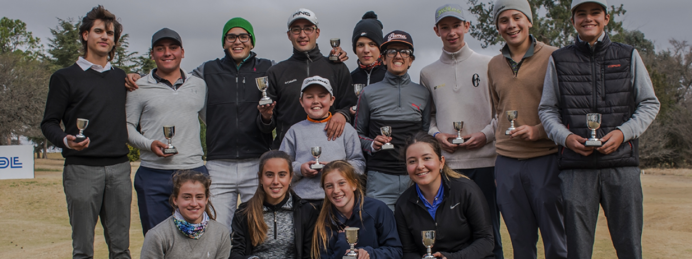 GOLF: Roger LÃ³pez y Julieta Oviedo festejaron en Juveniles por el Ranking Provincial